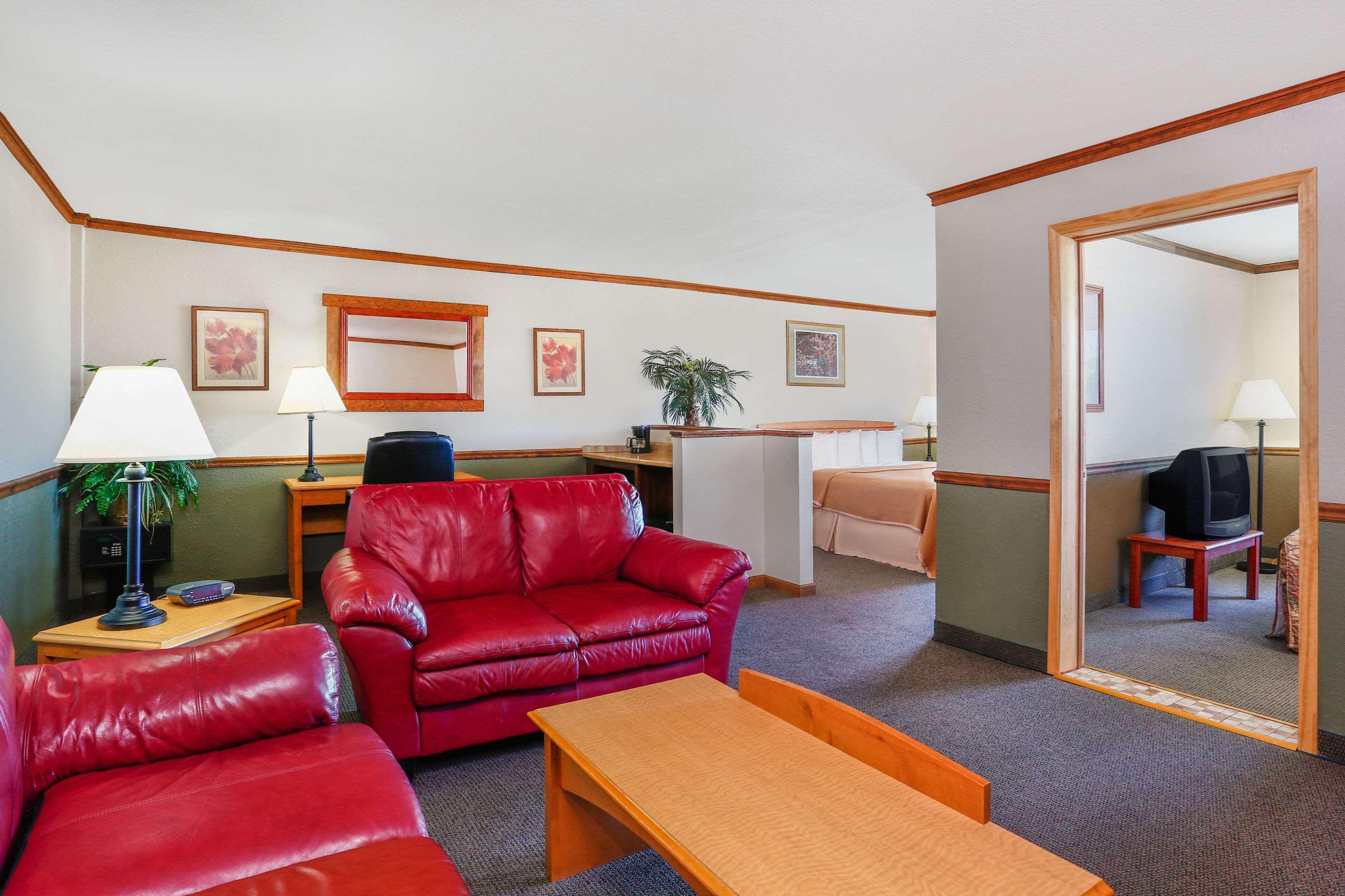 Howard Johnson By Wyndham Helena Exterior photo